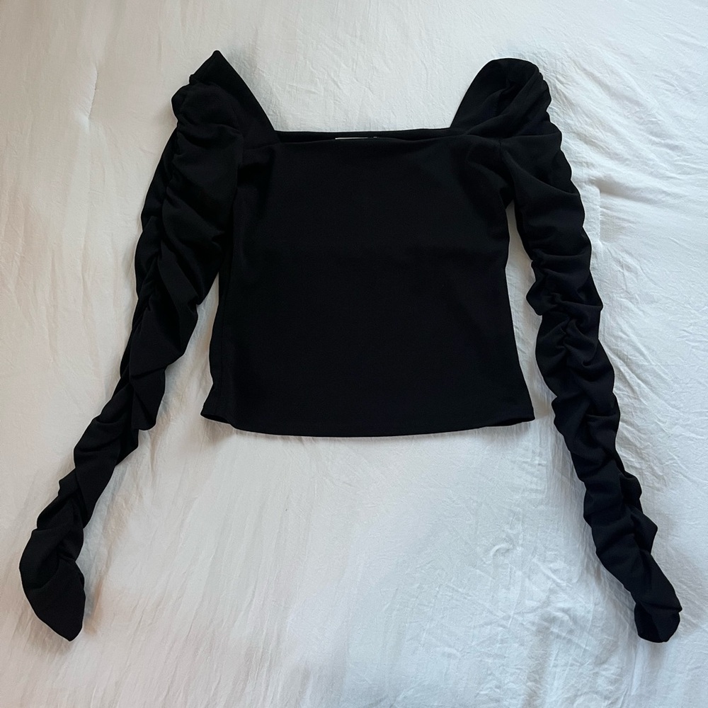 Black Ruched Long Sleeve Crop Top